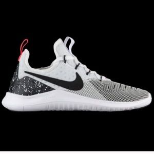 Women’s Nike Free Tr 8